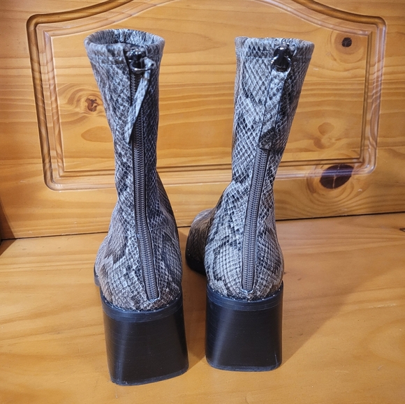 BOSS Python Print Fitted Ankle Boots - Picture 5 of 12